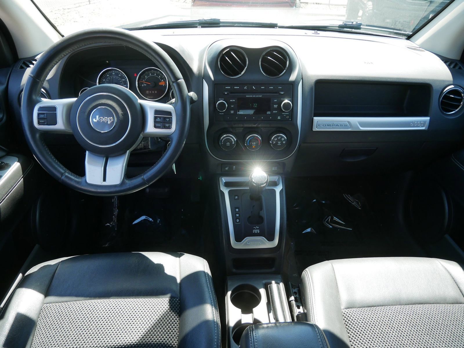 Used 2016 Jeep Compass Latitude w/ All Weather Capability Group AWD/4WD image 12
