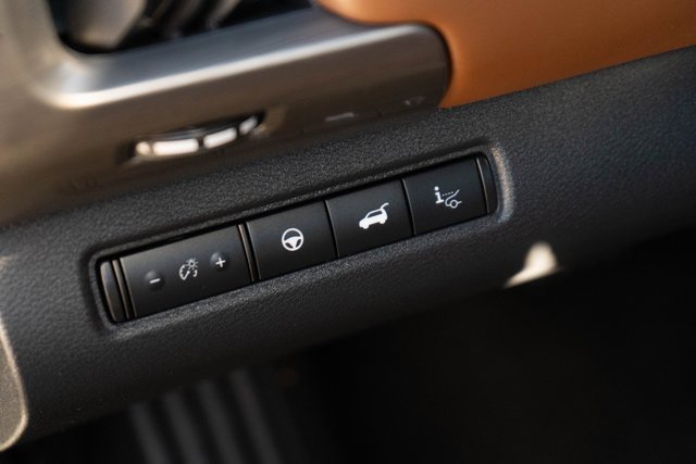 Used 2023 Nissan Pathfinder Platinum w/ Cargo Package image 26