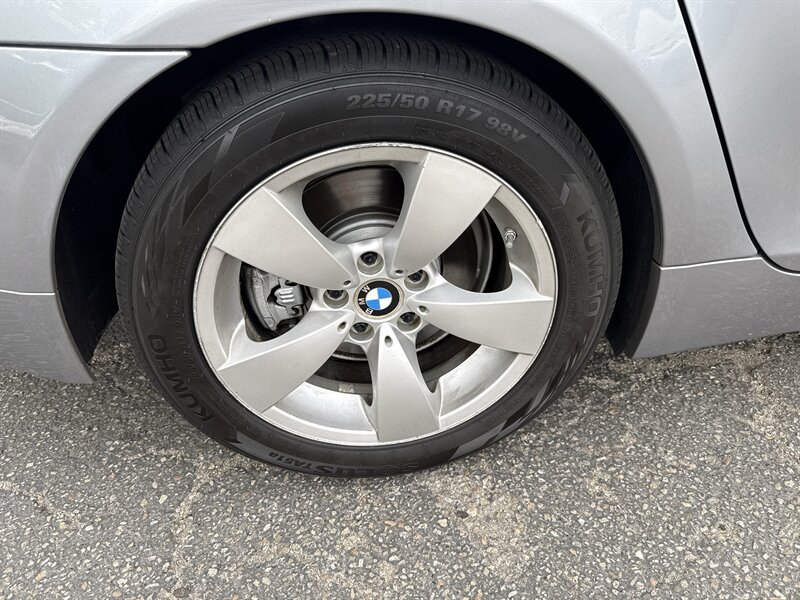 Used 2007 BMW 525i Sedan RWD image 4