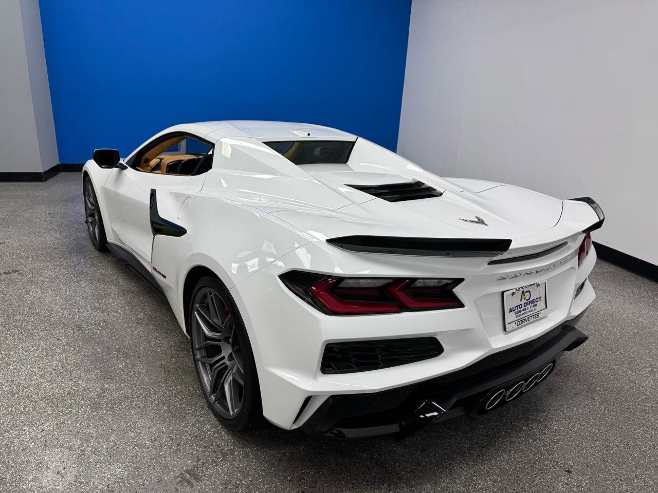 Used 2023 Chevrolet Corvette Z06 w/ Chrome Exterior Badge Package RWD image 30