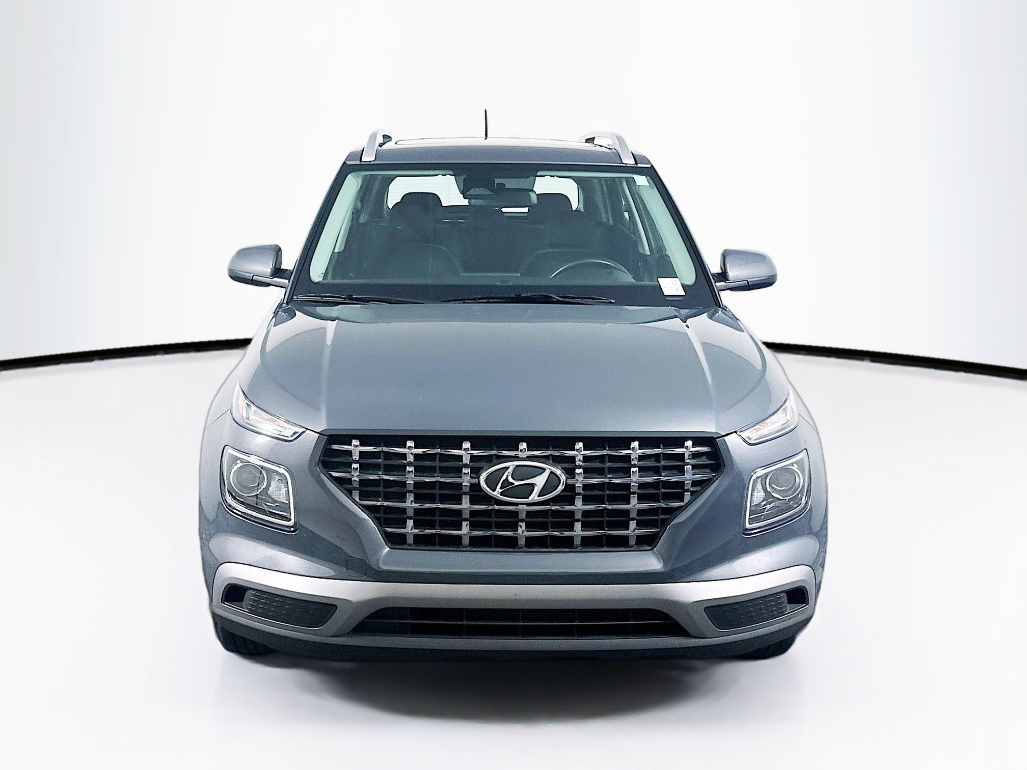 Used 2024 Hyundai Venue SEL image 2