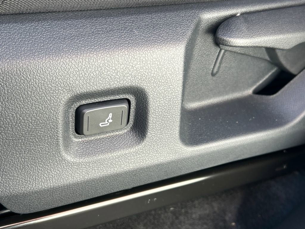 New 2026 Toyota Tacoma SR image 9