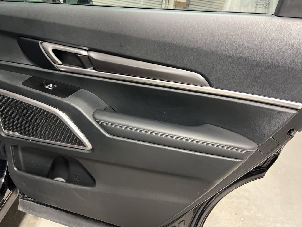 Used 2025 Kia Telluride S image 11