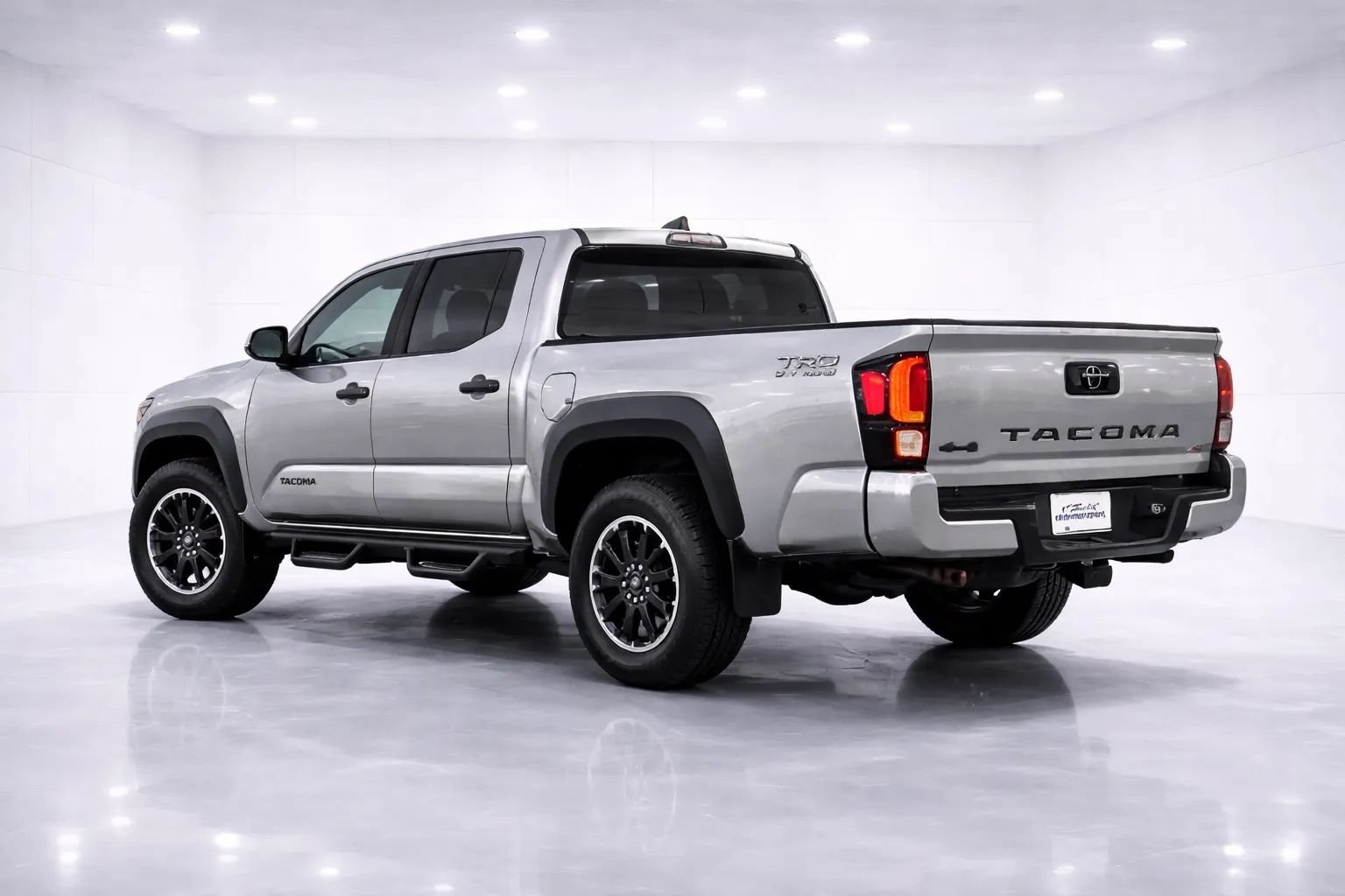 Used 2024 Toyota Tacoma TRD Off-Road AWD/4WD image 3