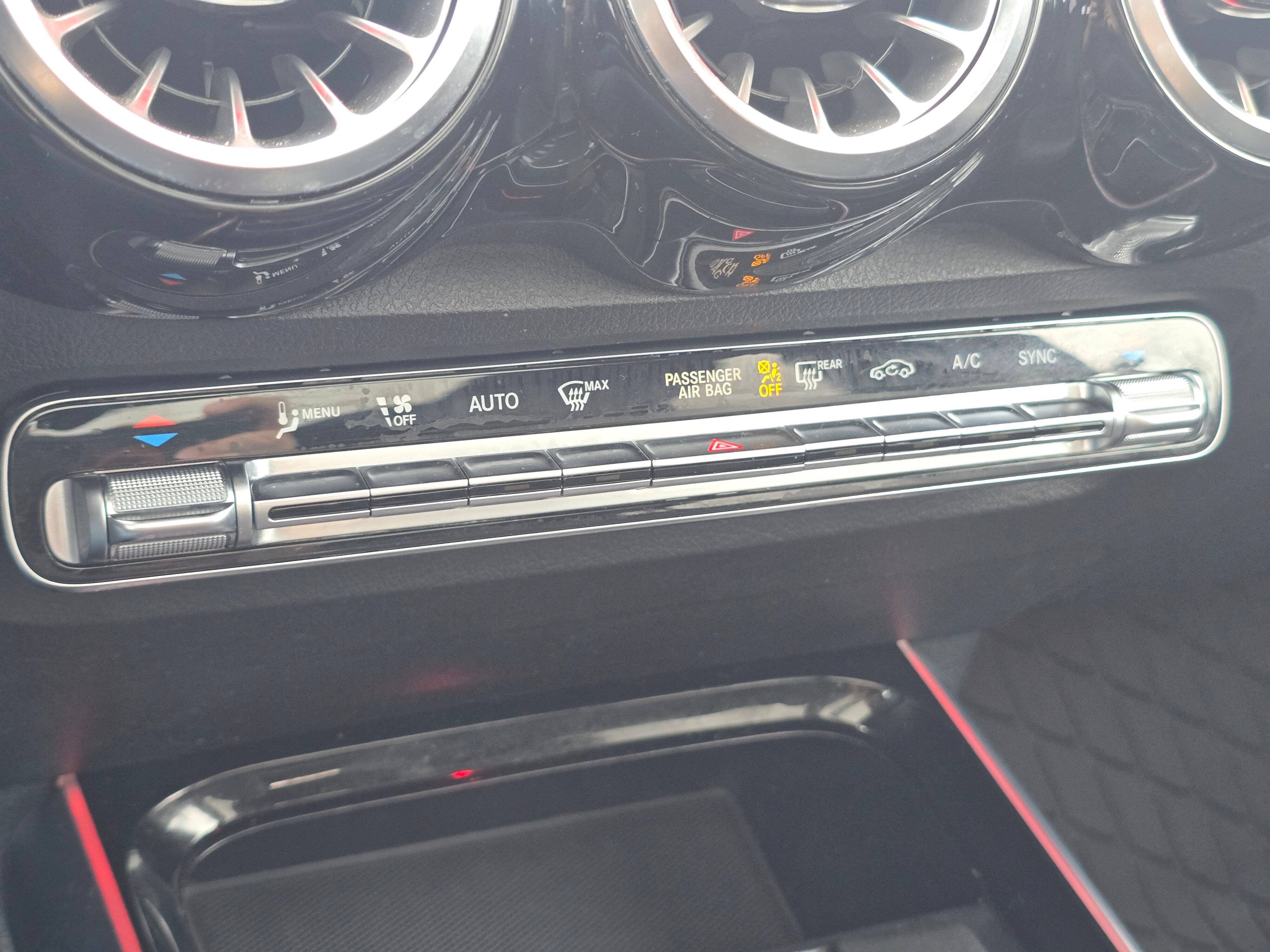 Used 2022 Mercedes-Benz GLB 250 4MATIC image 27