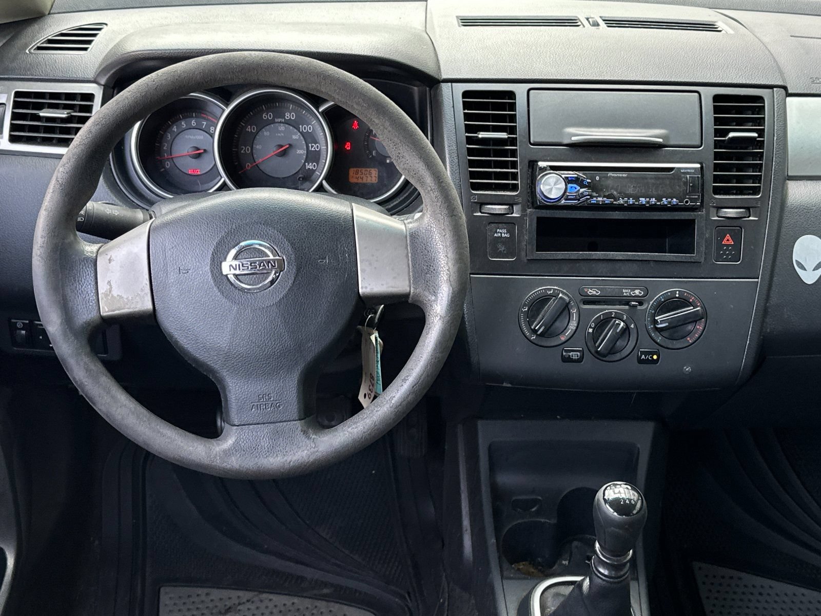 Used 2009 Nissan Versa 1.8 S FWD image 13