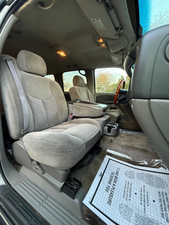 Used 2003 Chevrolet Suburban LS image 15