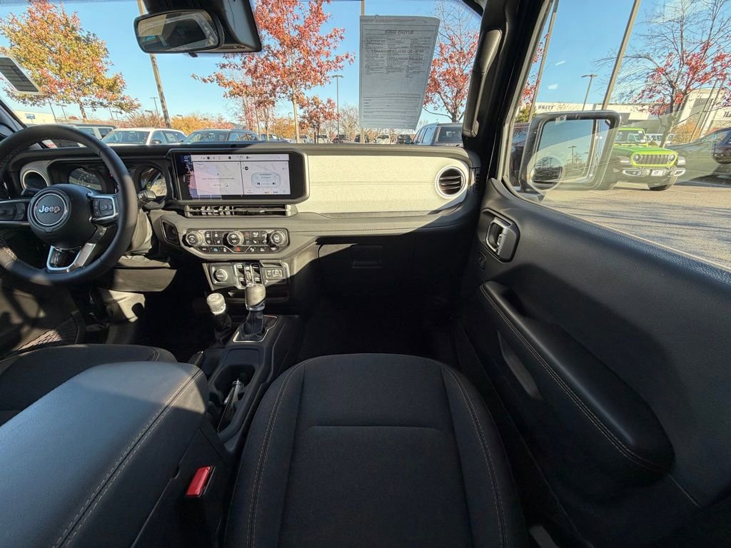 Used 2025 Jeep Wrangler Unlimited Sahara w/ Safety Group image 21