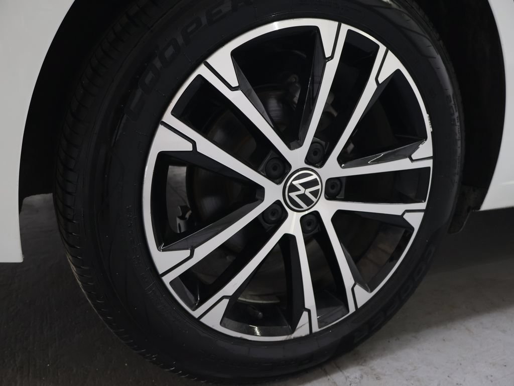 Used 2025 Volkswagen Jetta Sport FWD image 31