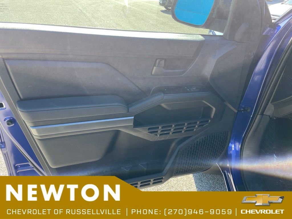 Used 2025 Toyota Tacoma SR5 AWD/4WD image 8
