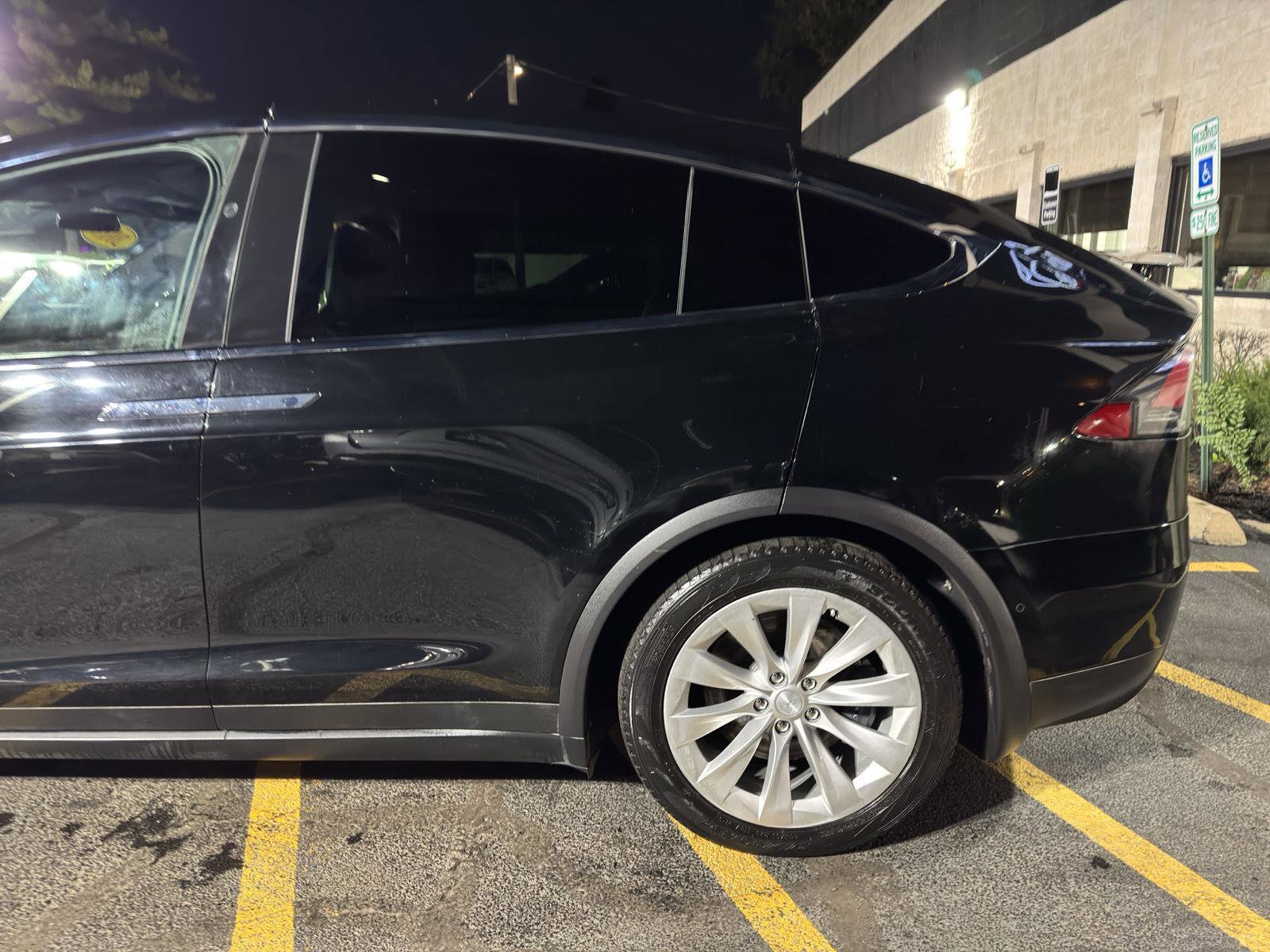 Used 2018 Tesla Model X 75D image 22