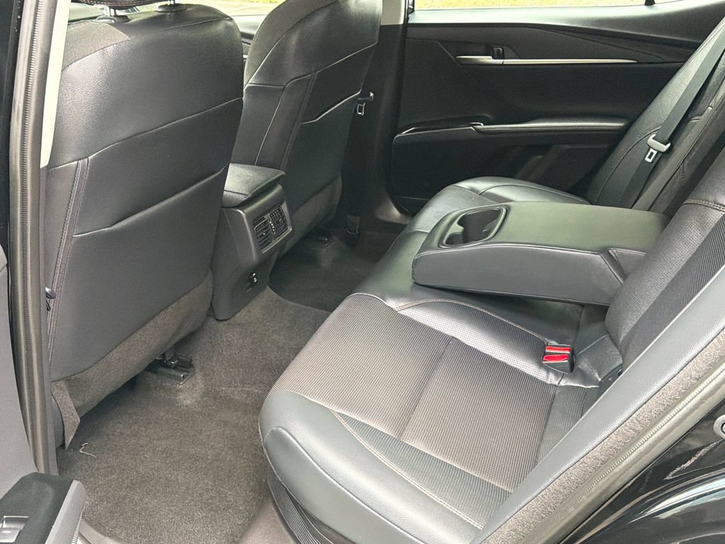 Used 2025 Toyota Camry XLE AWD/4WD image 15