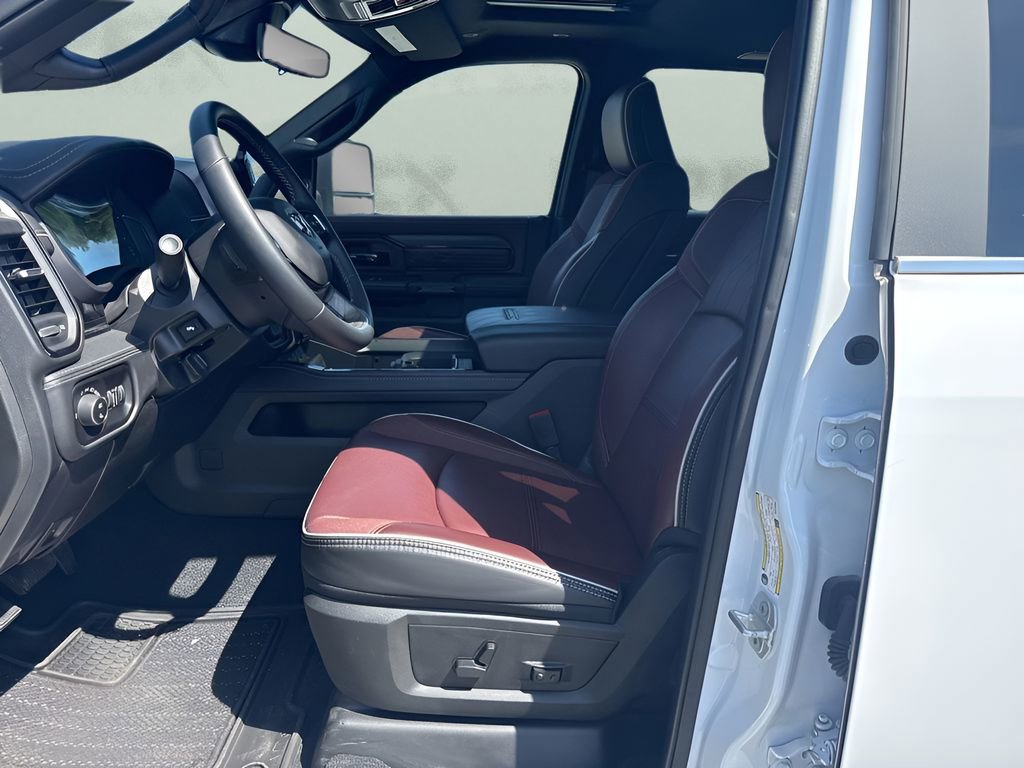 Used 2025 RAM 2500 Limited AWD/4WD image 9