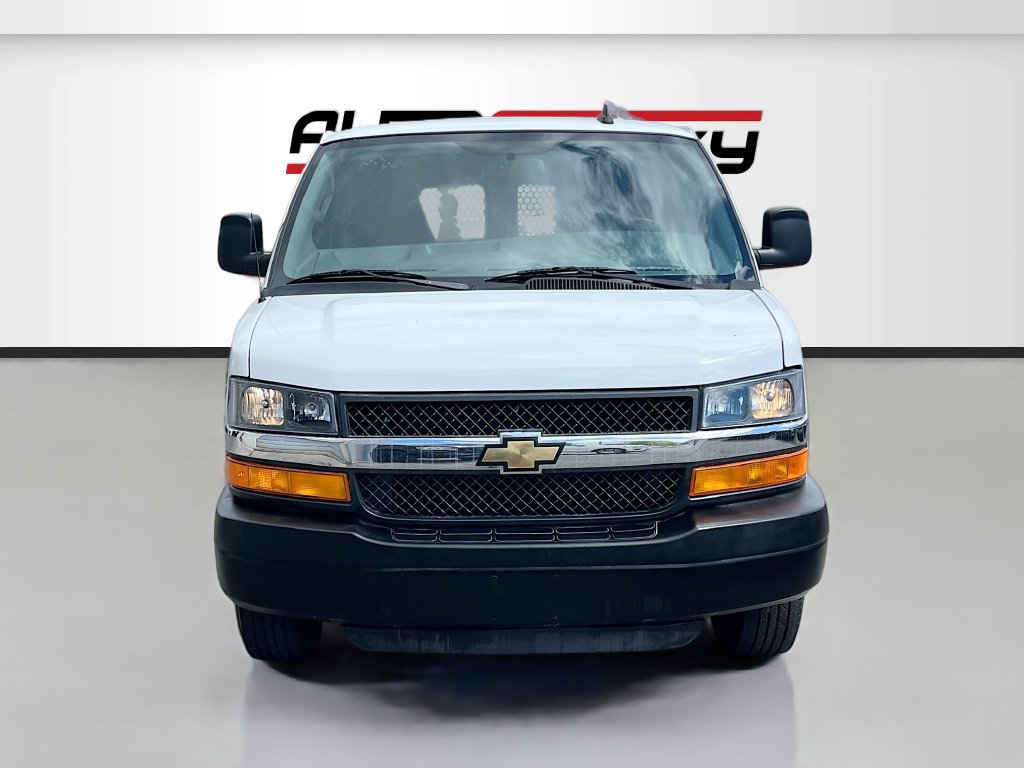 Used 2023 Chevrolet Express 2500 w/ Driver Convenience Package RWD image 2