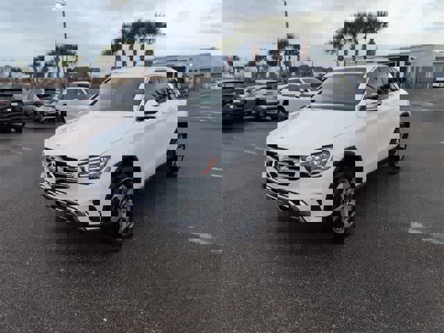 Used 2022 Mercedes-Benz GLC 300 4MATIC image 4