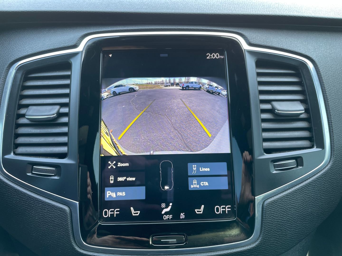 Used 2020 Volvo XC90 T6 Momentum w/ Protection Package Premier image 26