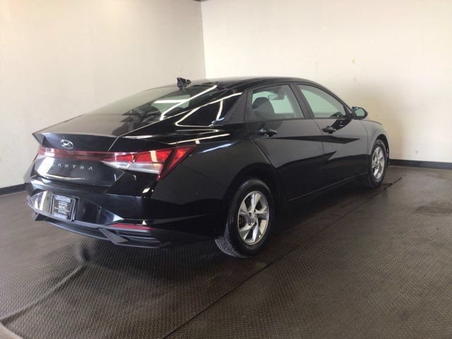 Used 2023 Hyundai Elantra SE FWD image 4
