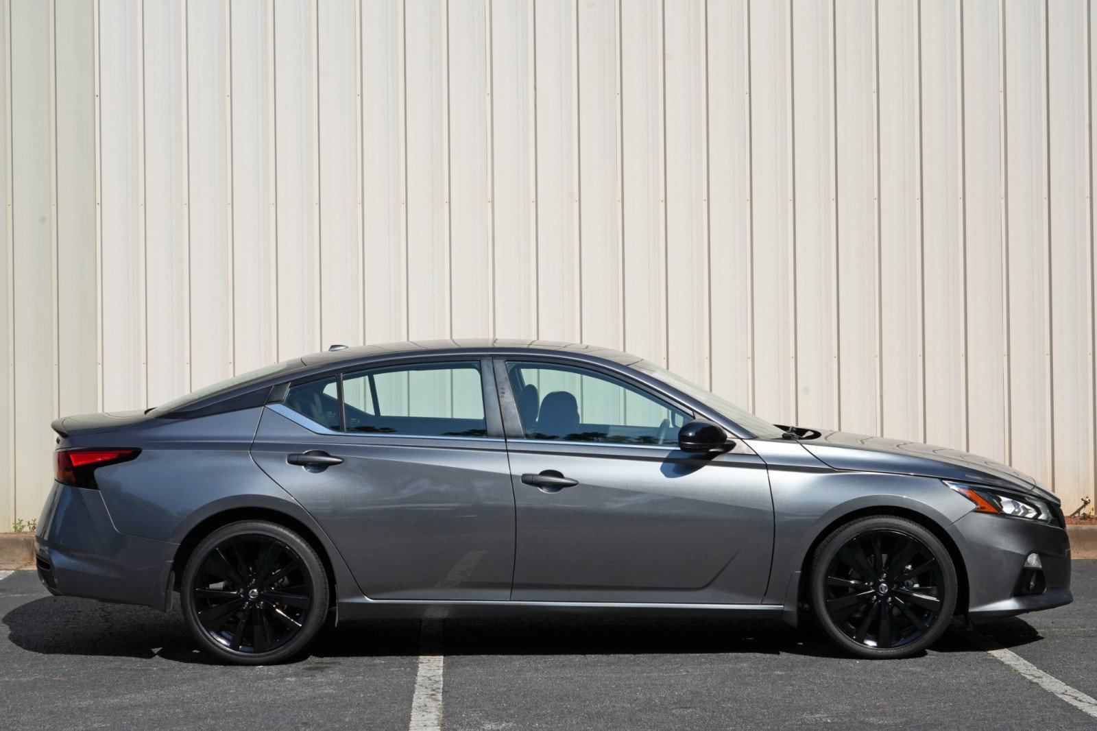 Used 2022 Nissan Altima 2.5 SR w/ Midnight Edition Package FWD image 46