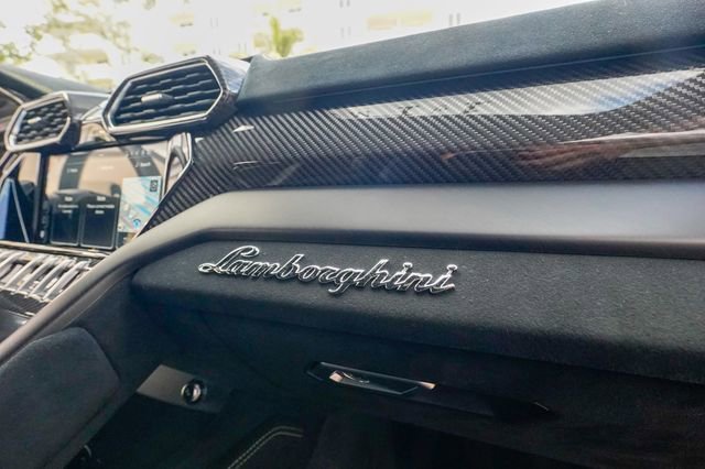 Used 2023 Lamborghini Urus Performante image 92