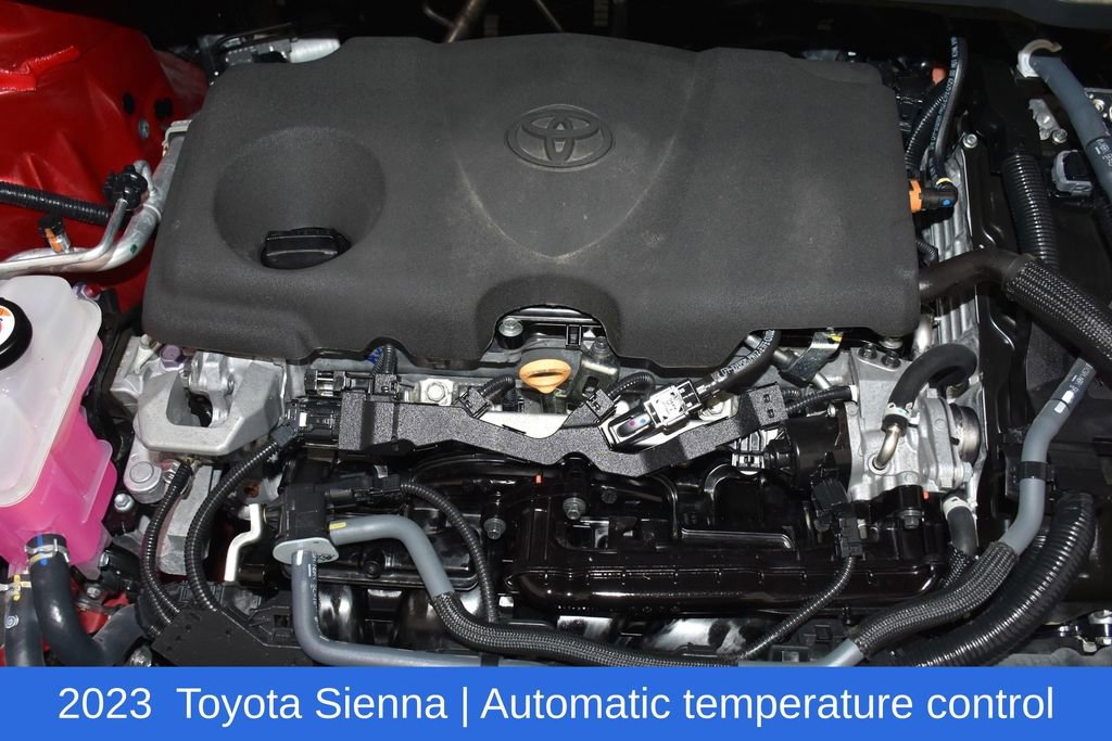 Used 2023 Toyota Sienna XLE image 8