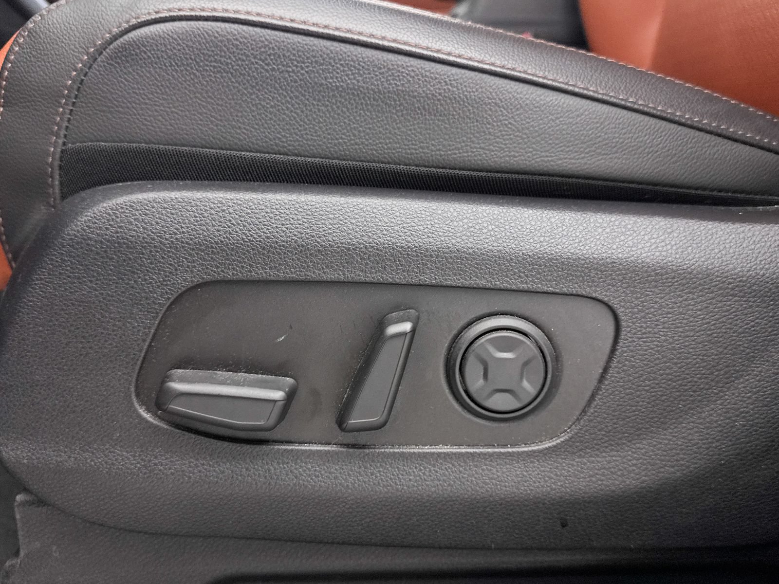 Certified 2024 Kia Carnival SX Prestige FWD image 30