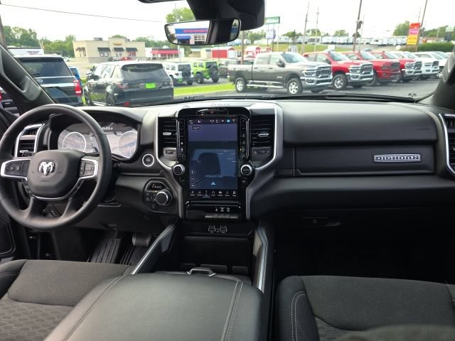 Used 2025 RAM 1500 Big Horn AWD/4WD image 35