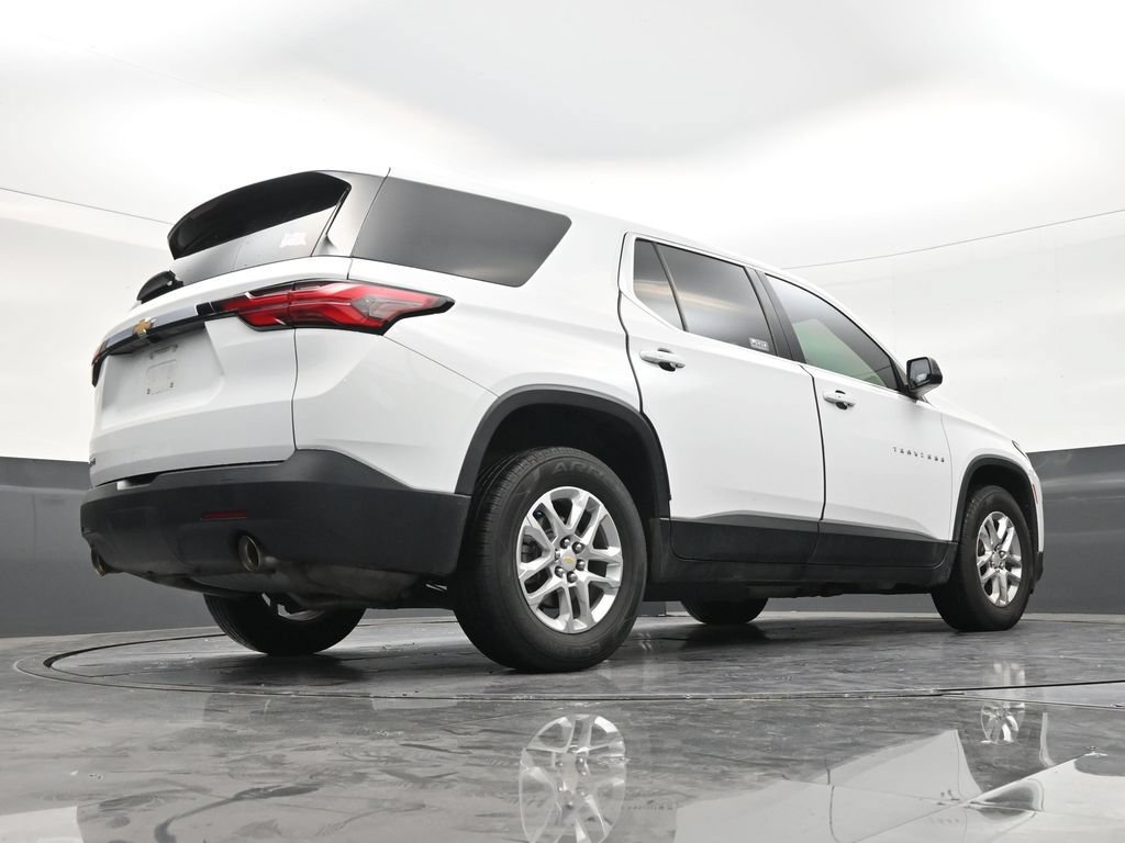 Used 2023 Chevrolet Traverse LS FWD image 23