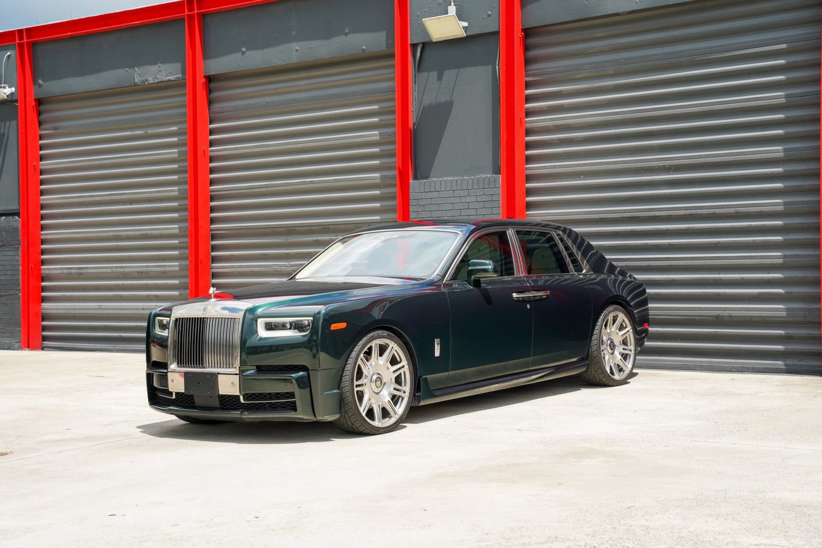 Used 2022 Rolls-Royce Phantom Sedan RWD image 62