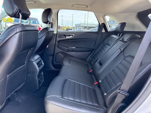 Used 2019 Ford Edge SEL w/ Equipment Group 201A AWD/4WD image 16