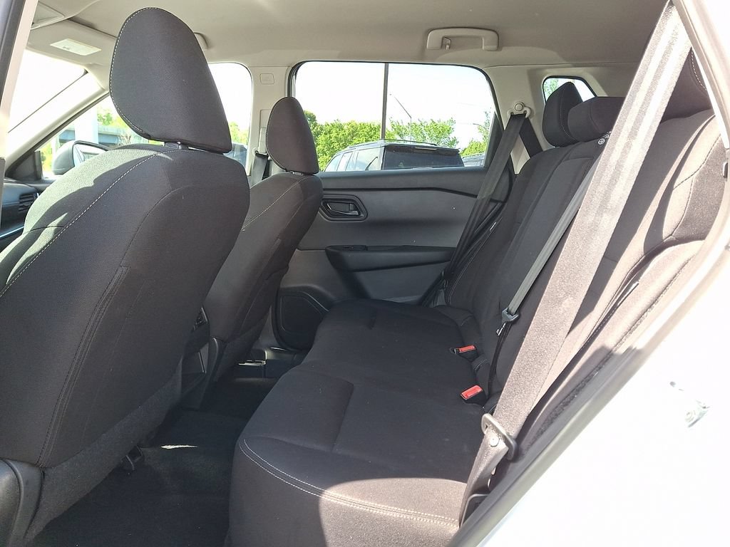 Used 2024 Nissan Rogue S AWD/4WD image 10