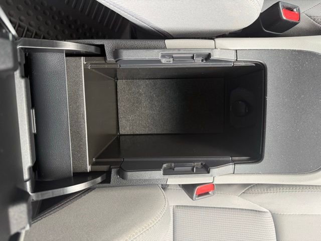 Used 2023 Toyota Venza LE image 29