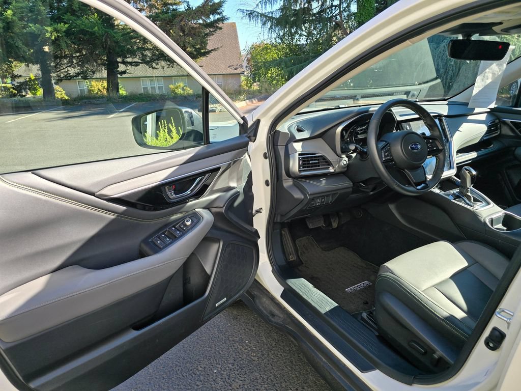 Certified 2025 Subaru Outback Onyx Edition XT AWD/4WD image 7