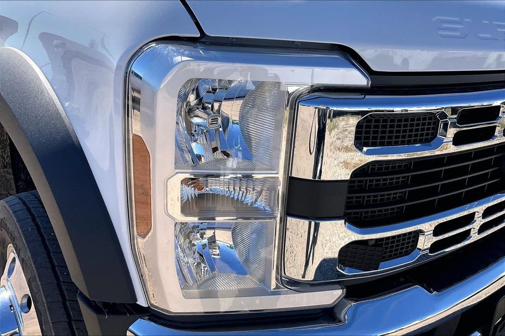 New 2026 Ford F450 XLT w/ Ambulance Prep Package RWD image 21