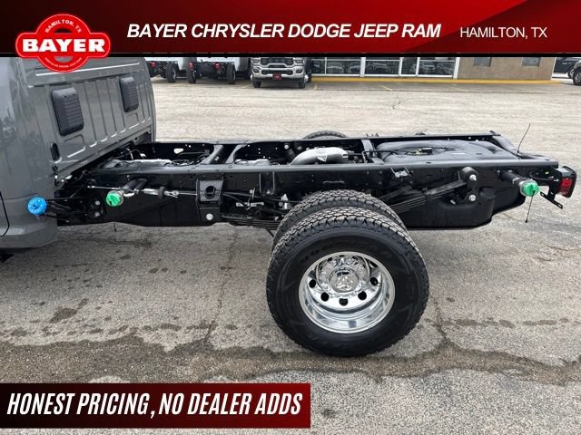 New 2026 RAM 3500 Big Horn AWD/4WD image 3
