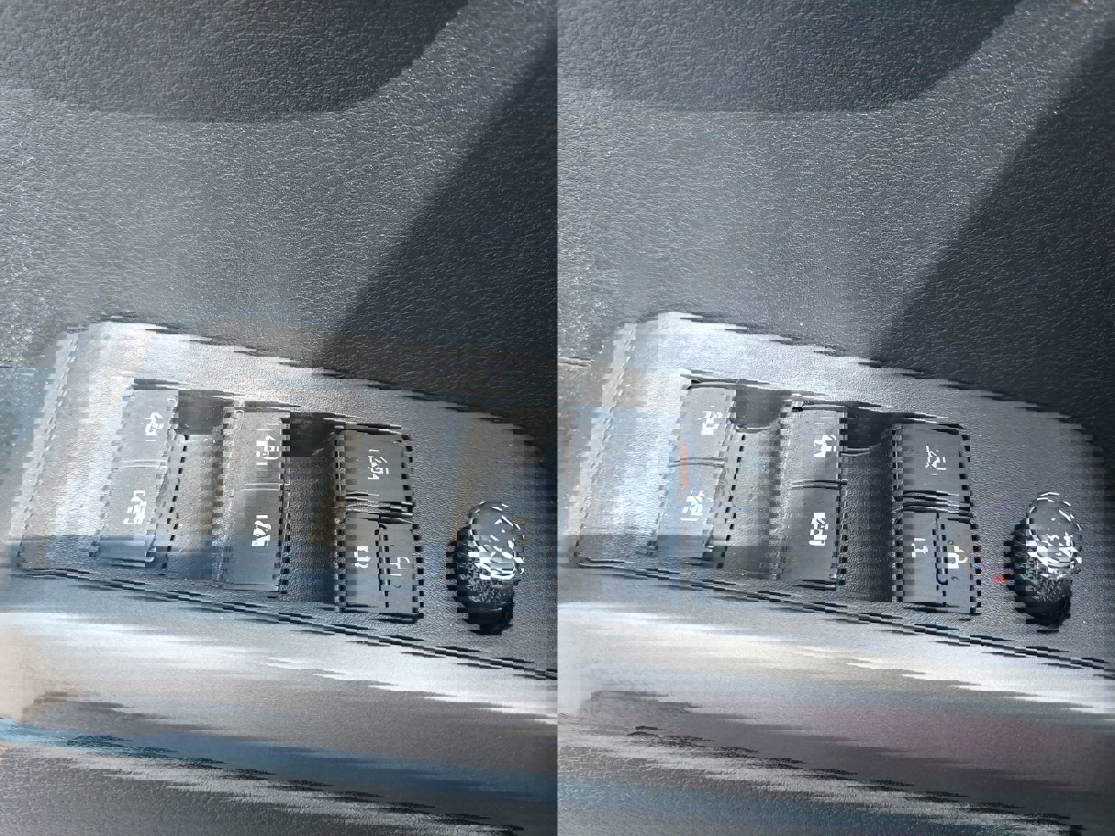 Used 2016 Toyota Tacoma TRD Off-Road w/ Premium & Technology Package image 28