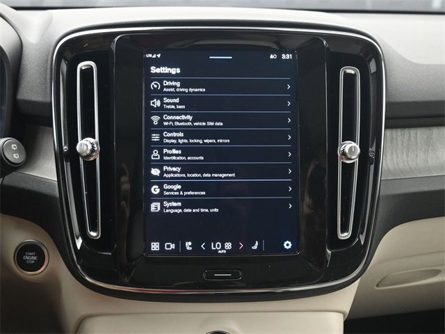 Used 2024 Volvo XC40 B5 Plus w/ Protection Package Premier image 15