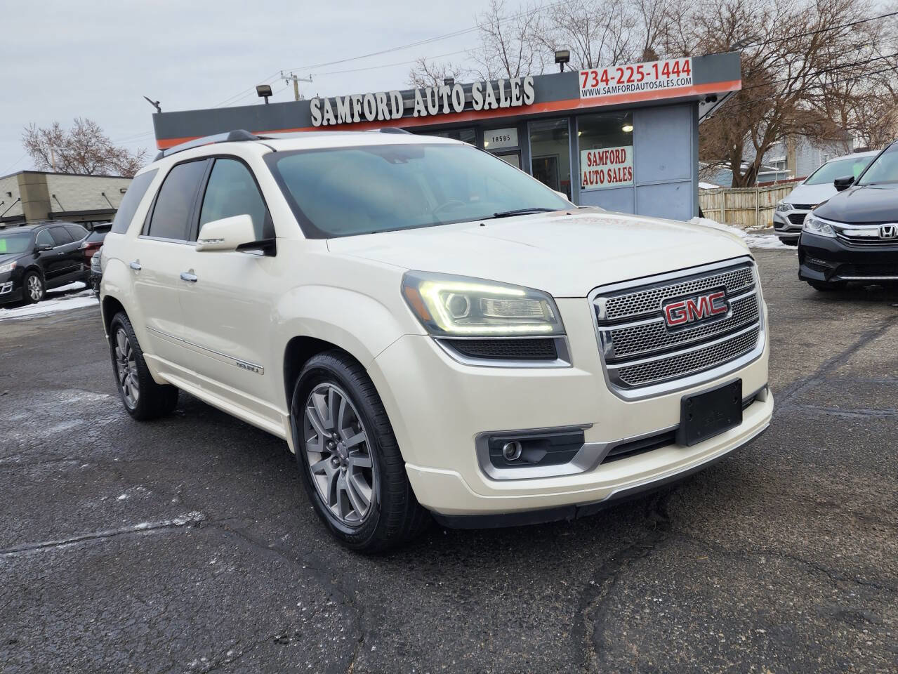 Used 2014 GMC Acadia Denali image 1