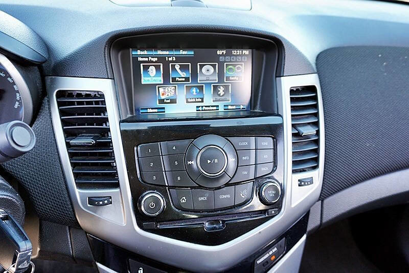 Used 2014 Chevrolet Cruze LT image 24