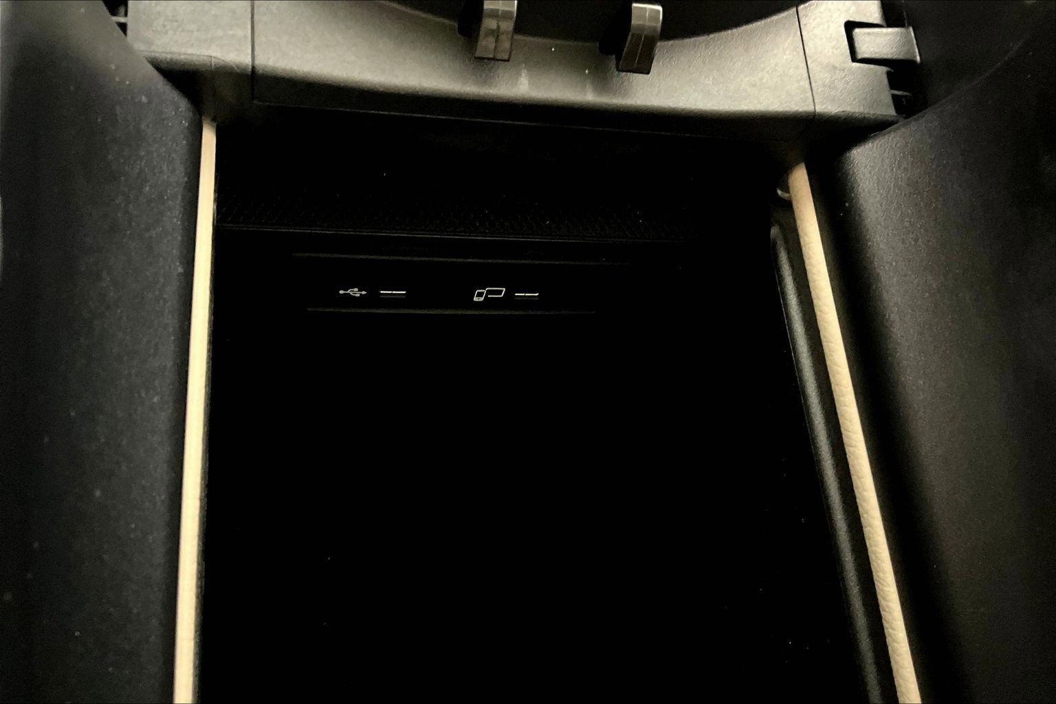 Used 2021 Mercedes-Benz GLC 300 4MATIC image 16