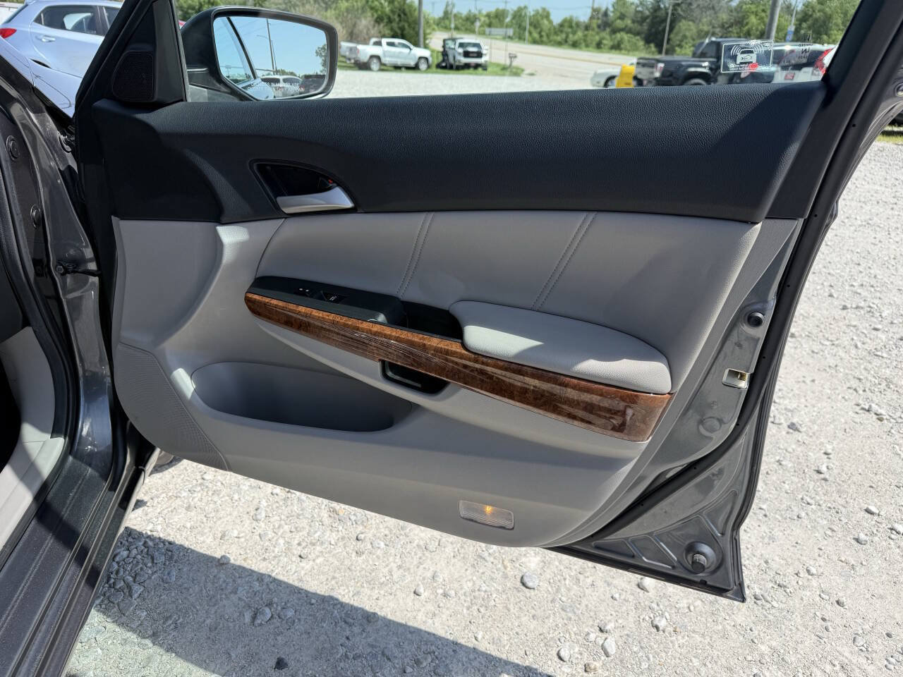 Used 2011 Honda Accord EX-L image 14