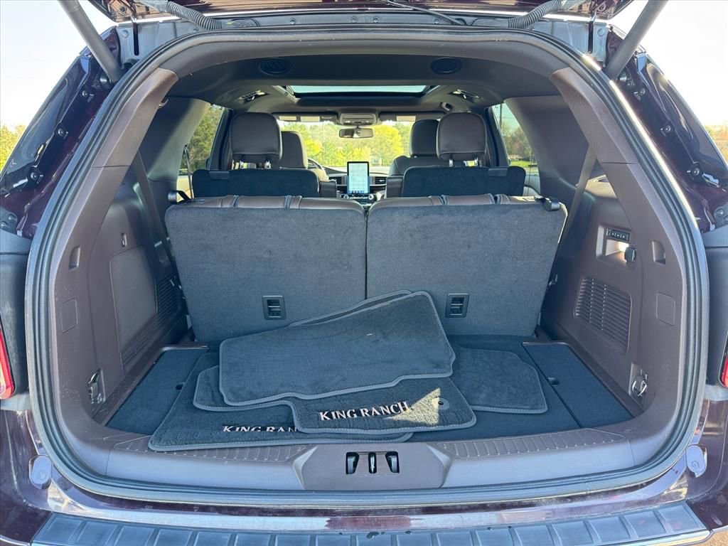 Used 2023 Ford Explorer King Ranch w/ Premium Technology Package image 10