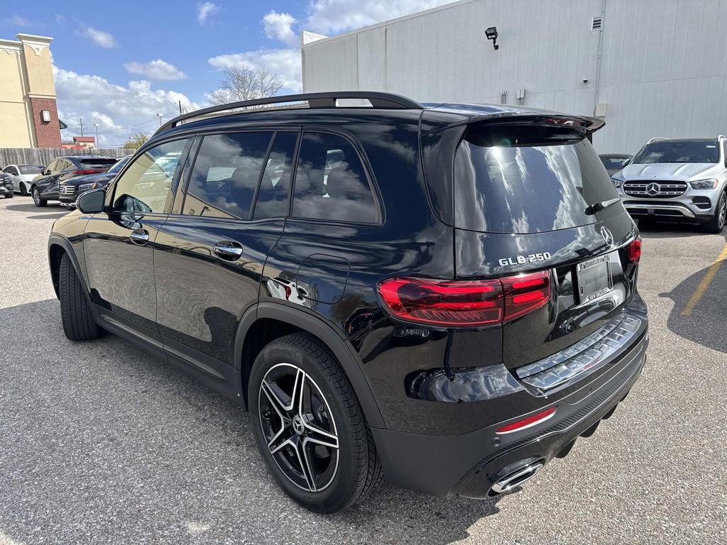 Used 2025 Mercedes-Benz GLB 250 image 5