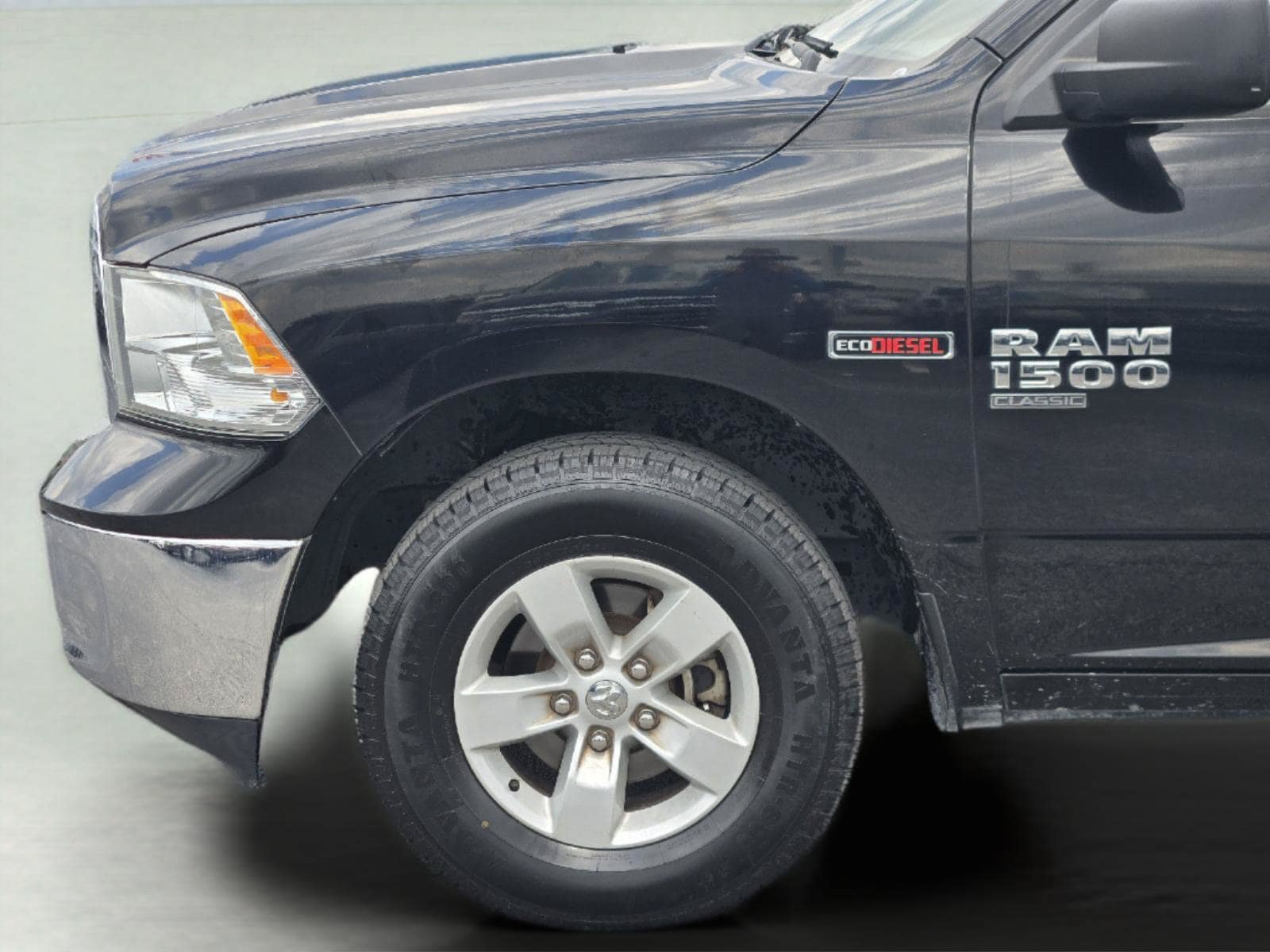 Used 2019 RAM 1500 Tradesman w/ Chrome Appearance Group RWD image 6