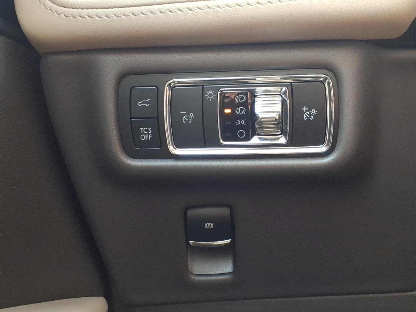 Used 2023 Lincoln Nautilus Reserve w/ Equipment Group 201A AWD/4WD image 19