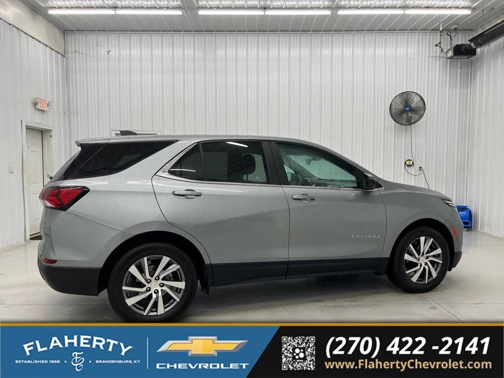 Used 2023 Chevrolet Equinox LT FWD image 2