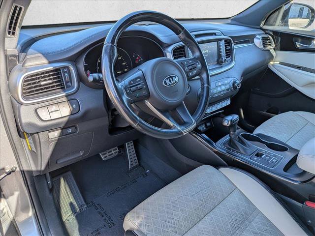 Used 2017 Kia Sorento SX FWD image 10