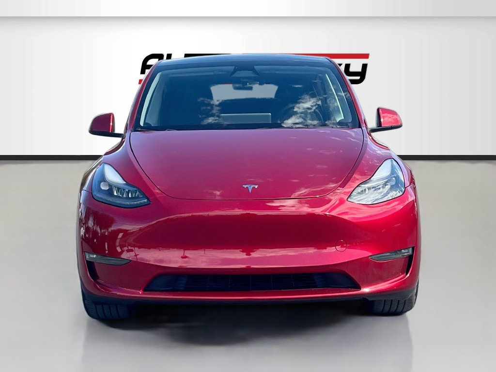 Used 2024 Tesla Model Y Long Range AWD/4WD image 2