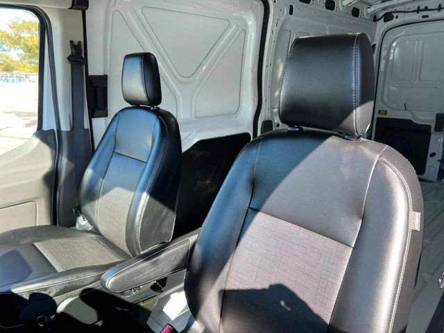 Used 2025 Ford Transit 250 148 Medium Roof image 17