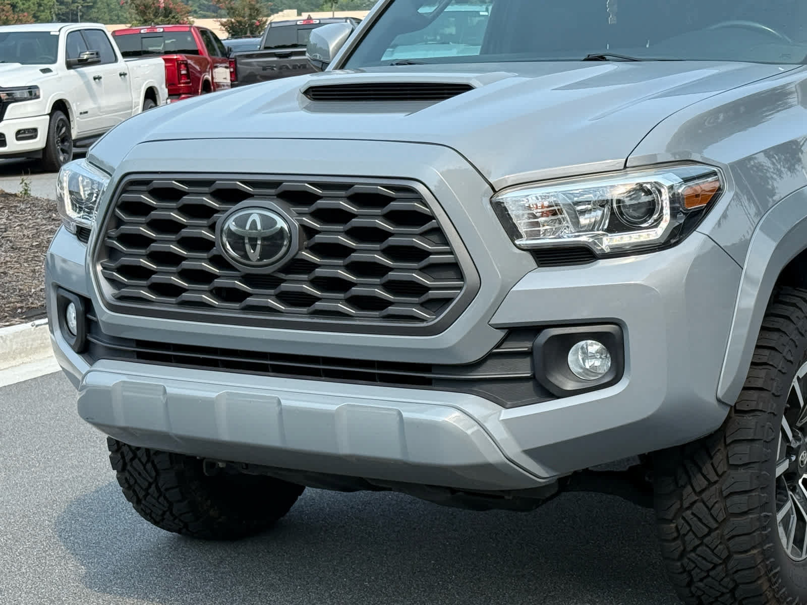 Used 2021 Toyota Tacoma TRD Sport AWD/4WD image 9