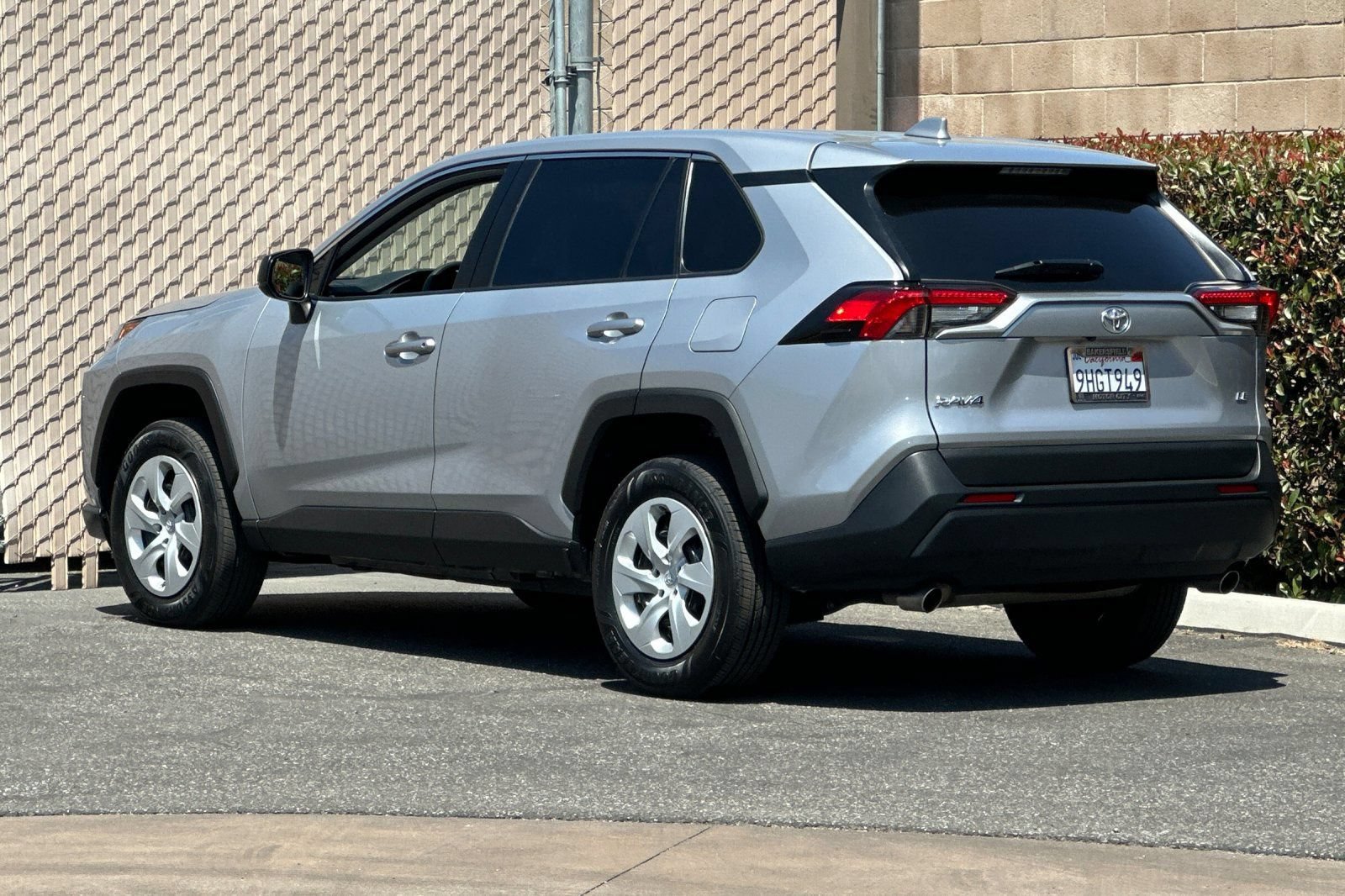 Used 2023 Toyota RAV4 LE FWD image 6